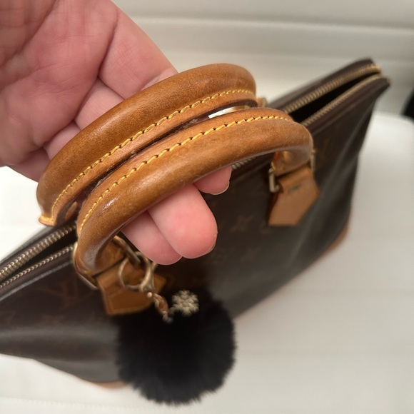 Louis Vuitton Alma bag and Clemence wallet - Picture 2 of 16